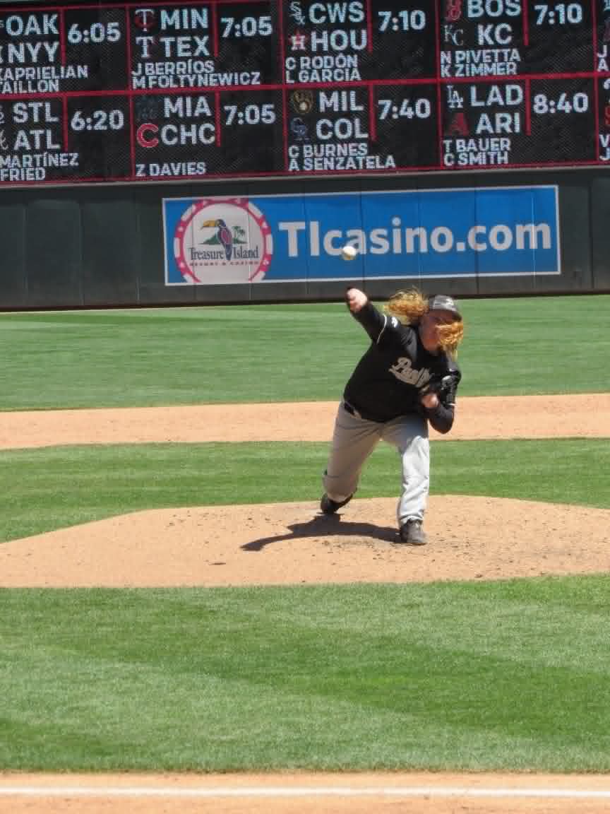 Drew Hedtke pitching at Target Field
